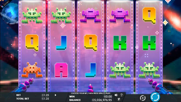 Screensaver of 8-bit Intruders video slot